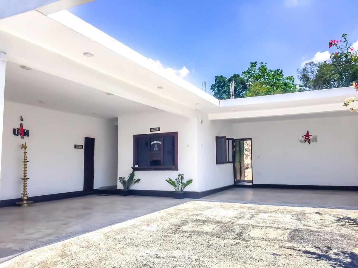 Us Motel Colombo Homagama Exterior foto